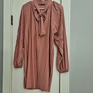 Elegant Pleated Midi Dress Pink